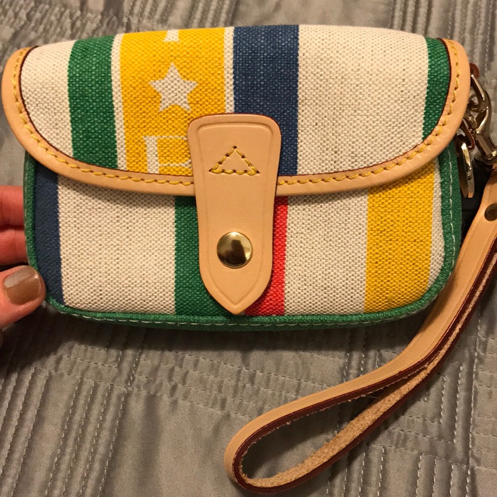 Dooney & Bourke wristlet